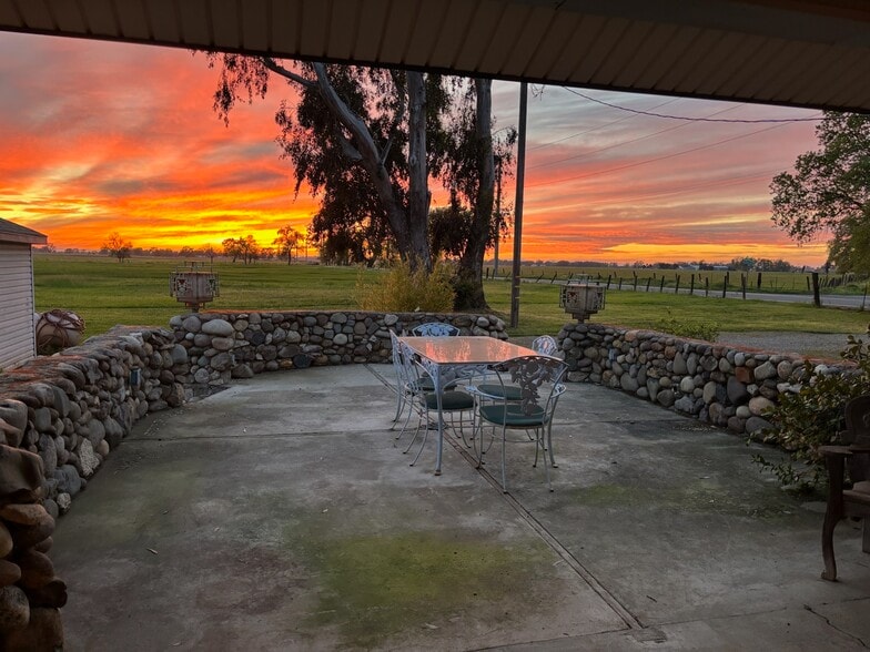 More Photos Of 3027 W Wise Rd, Lincoln Land For Sale