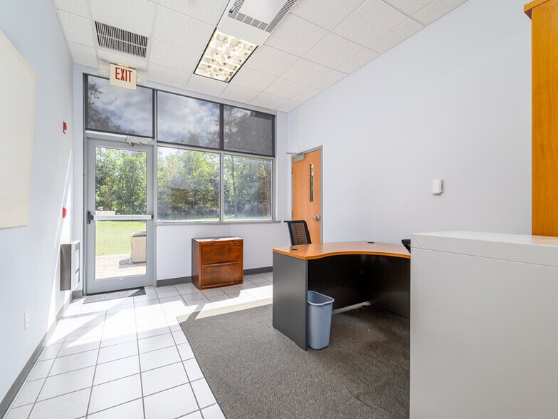More Photos Of 490 Park Dr, Weirton Office For Lease