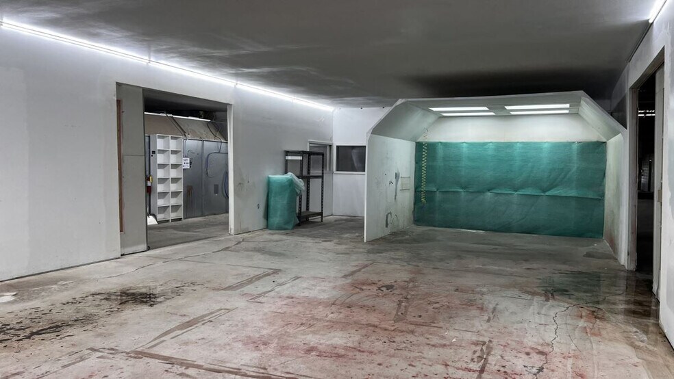 More Photos Of 1652 Ellen Rd, Benton Harbor Manufacturing For Lease