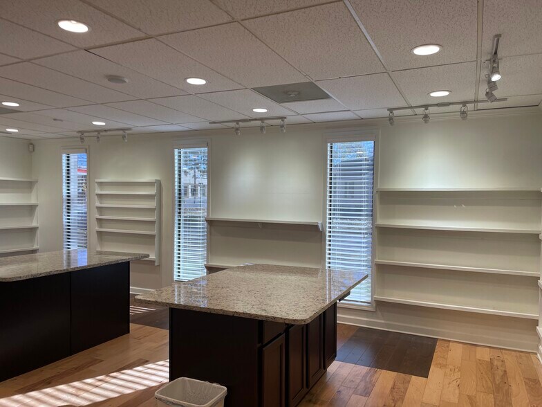 More Photos Of 803 Mount Moriah Rd, Memphis Office For Lease