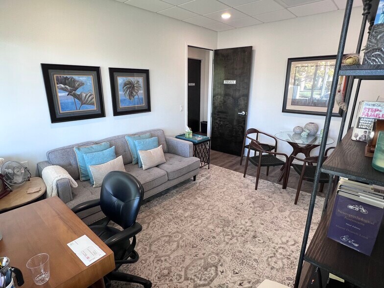 More Photos Of 515 W Bay St, Tampa Coworking Space