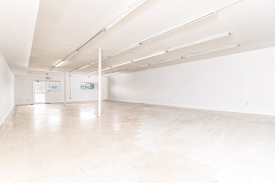 More Photos Of 1003 E Jackson Blvd, Jonesborough General Retail For Sale