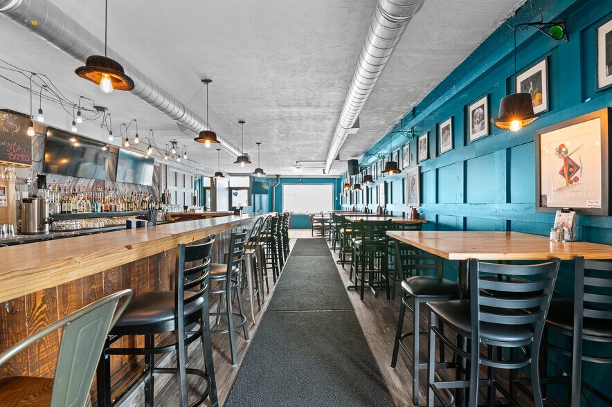 More Photos Of 201 S Broadway, Green Bay Restaurant For Sale