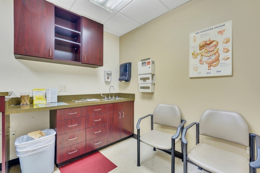 More Photos Of 11706 Mercy Blvd, Savannah Medical For Lease
