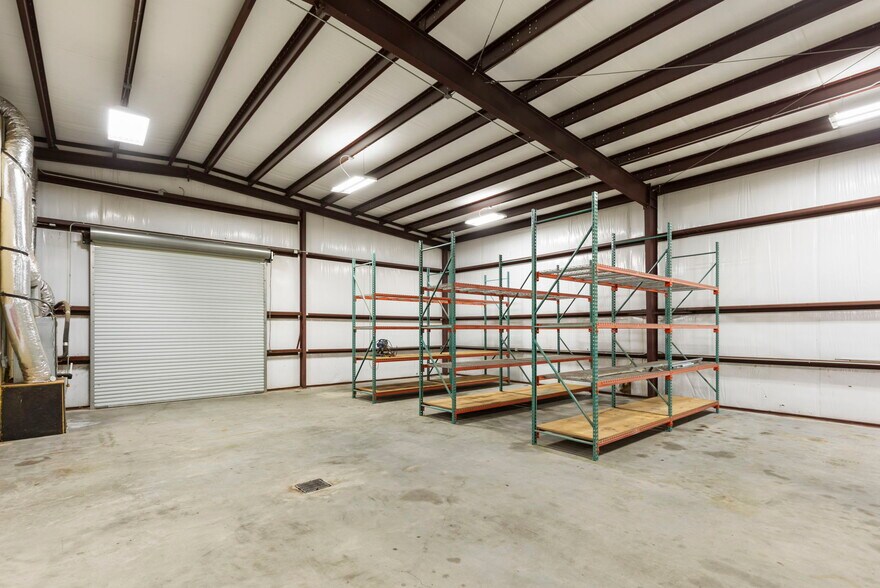 More Photos Of 8711 Hufsmith Kuykendahl Rd, Tomball Industrial For Sale