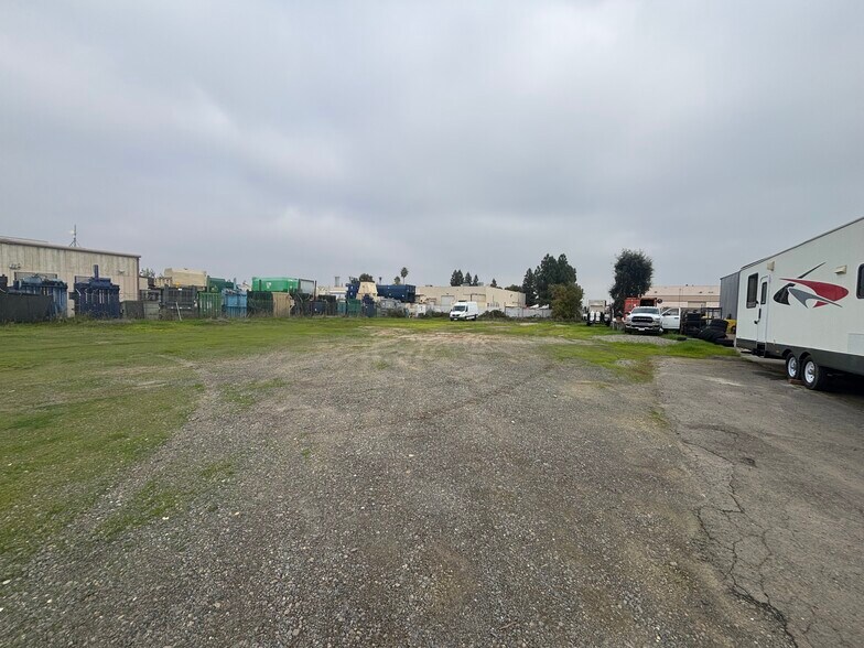 More Photos Of 6917 Mccomber St, Sacramento Warehouse For Sale