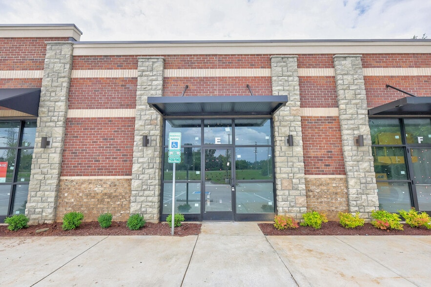 More Photos Of 2216 Dr Martin Luther King Blvd, Murfreesboro Freestanding For Lease