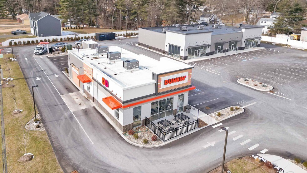 More Photos Of 212 Southampton Rd, Westfield Freestanding For Lease