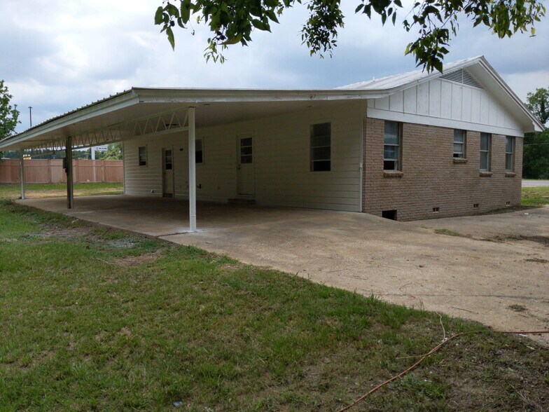 More Photos Of 1948 Tenaha St, Center Storefront Retail Residential For Lease