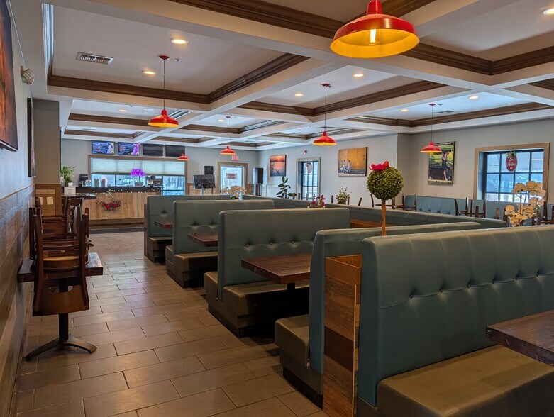 More Photos Of 1062 Main St, Holden Restaurant For Sale