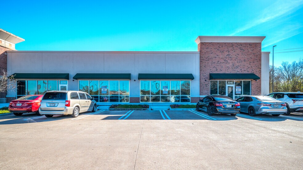 More Photos Of 2720-2850 E Broadway St, Pearland Unknown For Lease