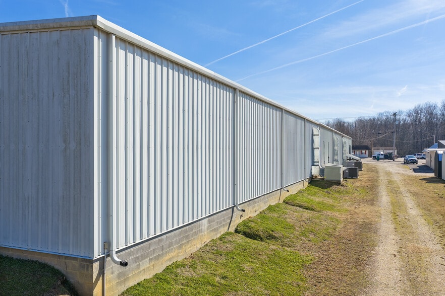 More Photos Of 19225 Main St W, Huntingdon General Retail For Sale