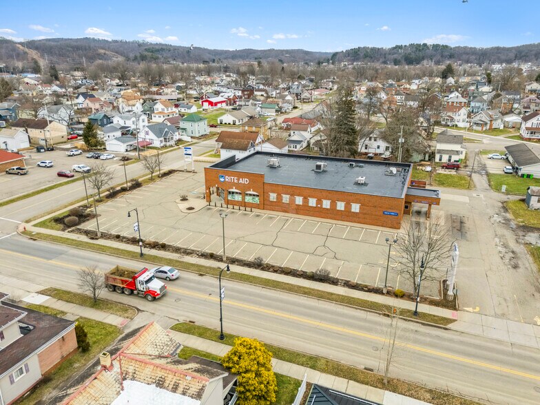 More Photos Of 735 N Water St, Uhrichsville Drugstore For Sale