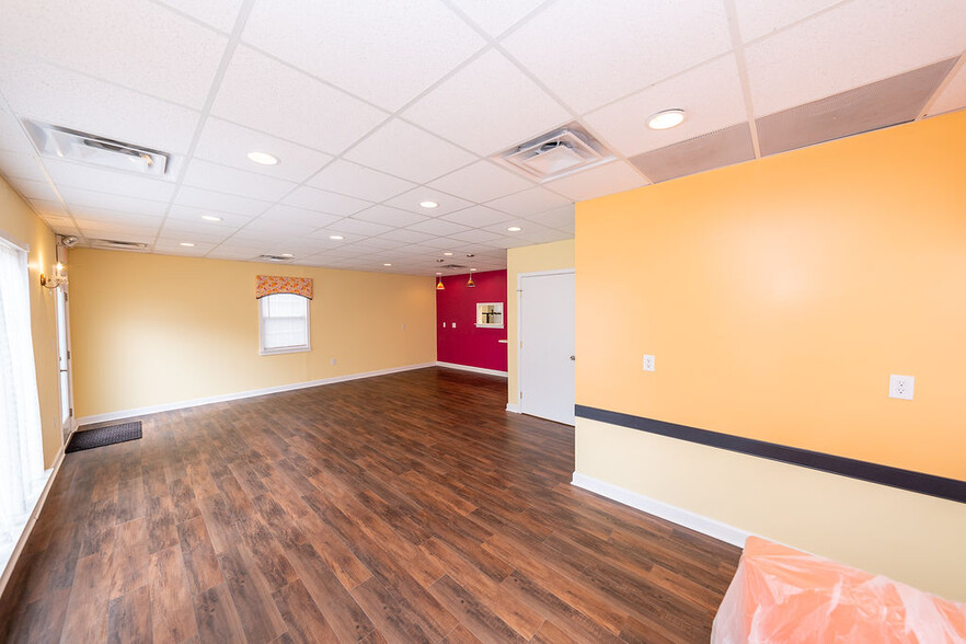 More Photos Of 101 Elm Ave, Louisa General Retail For Lease