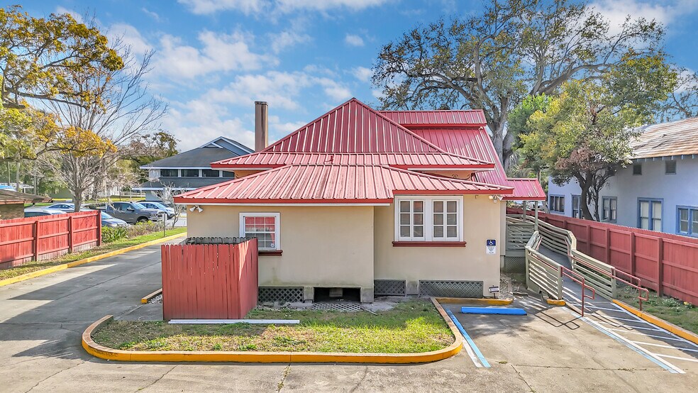 More Photos Of 1007 Emmett St, Kissimmee Medical For Sale