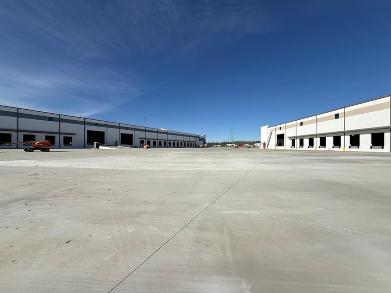 More Photos Of 115 Parkway Dr, Rincon Unknown For Lease