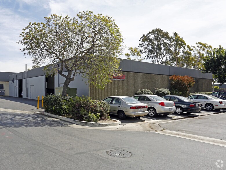 More Photos Of 3195 Airport Loop Dr, Costa Mesa Light Manufacturing For Lease