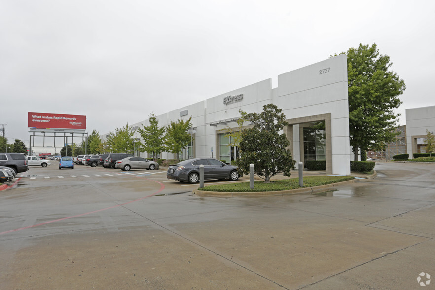 Primary Photo Of 2727 W Mockingbird Ln, Dallas Unknown For Lease