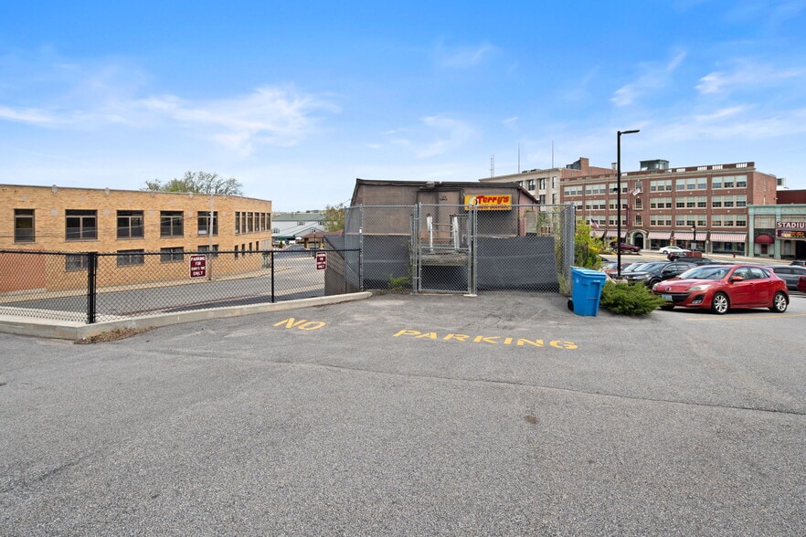 More Photos Of 18 Blackstone St, Woonsocket Auto Repair For Sale