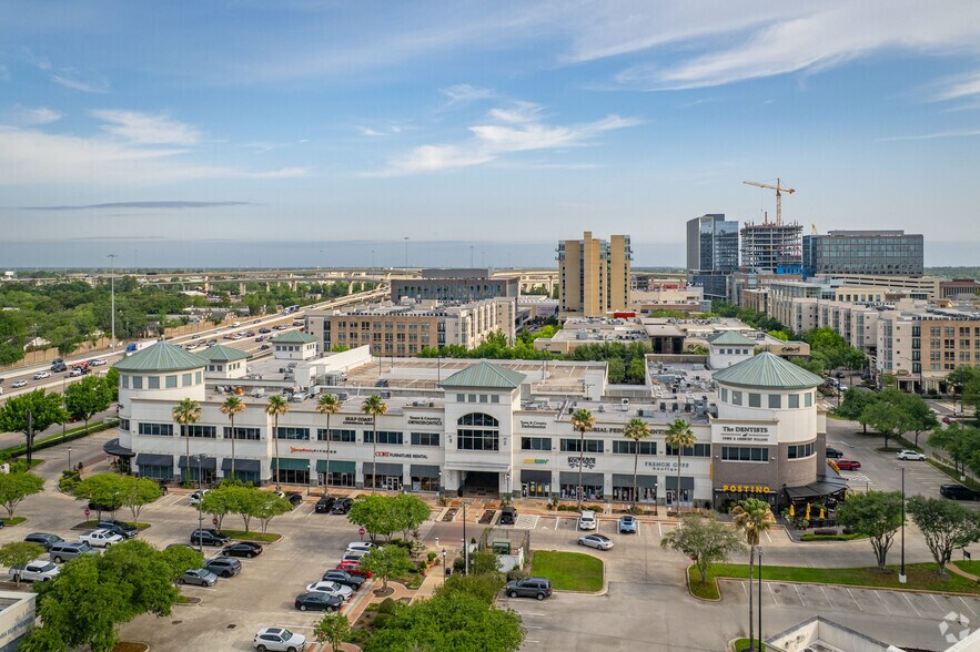 More Photos Of 788 W Sam Houston Pky N, Houston Storefront Retail Office For Lease