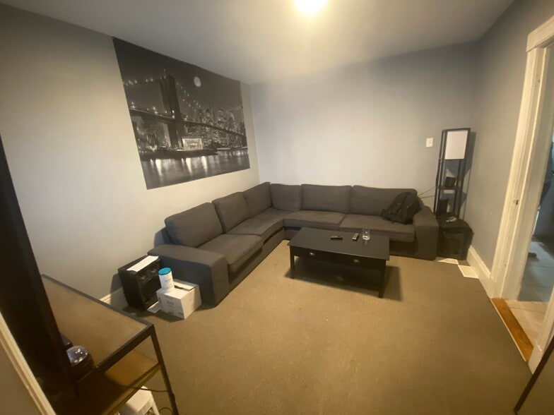 More Photos Of 7618 Jamaica Ave, Woodhaven General Retail For Sale