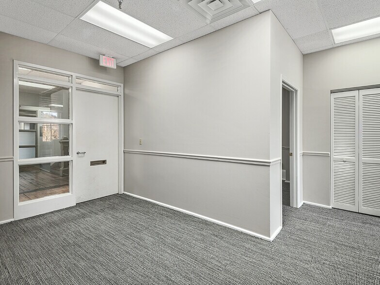 More Photos Of 9 SW Pack Sq, Asheville Office For Lease
