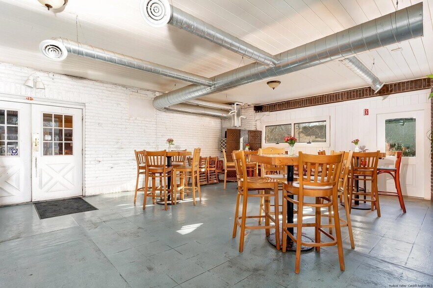 More Photos Of 17 Mill Hill Rd, Woodstock Restaurant For Sale