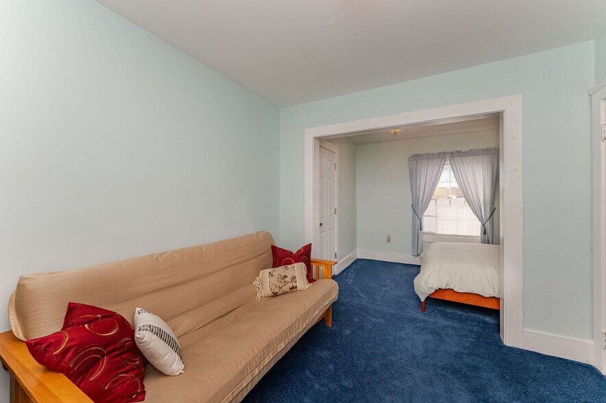 More Photos Of 112 Lafayette Rd, North Hampton General Retail For Sale