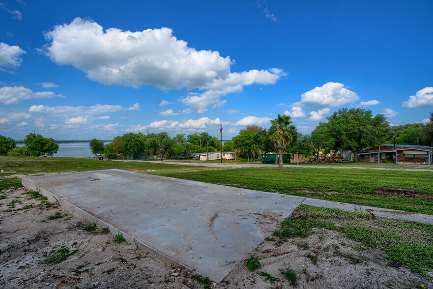 More Photos Of 101 Campbell Rd 3, Sandia Trailer Camper Park For Sale