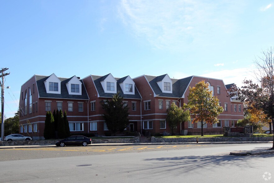 More Photos Of 3180 Main St, Bridgeport Medical For Sale