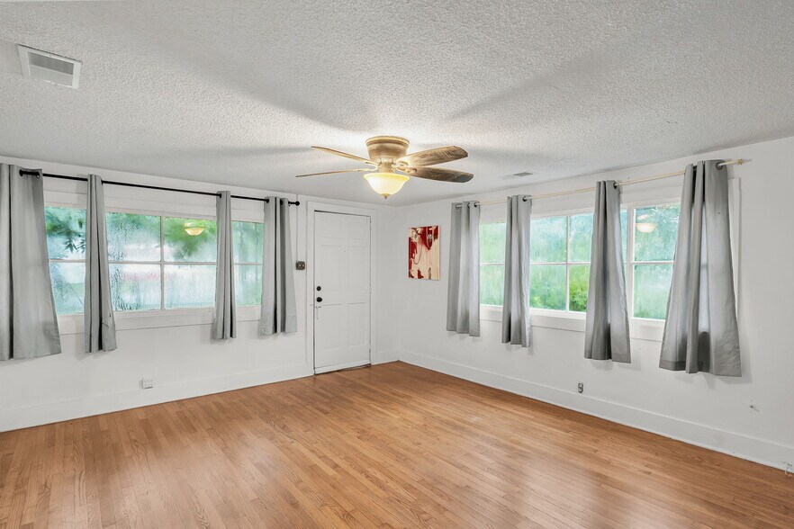 More Photos Of 1507 Sumner Ave, Charleston Office Residential For Sale