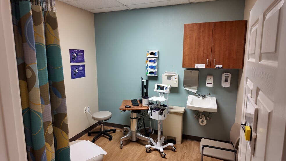 More Photos Of 2401 FM 646, Dickinson Medical For Sale