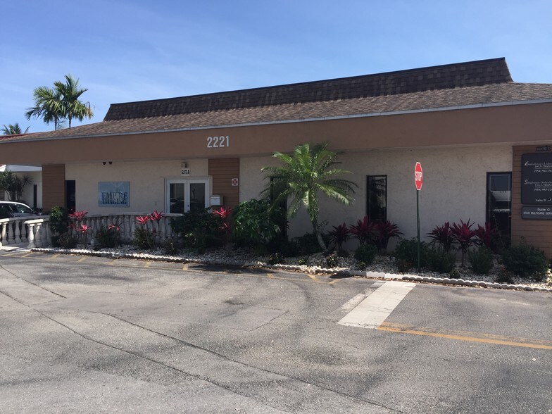 More Photos Of 2221 N University Dr, Pembroke Pines Medical For Lease