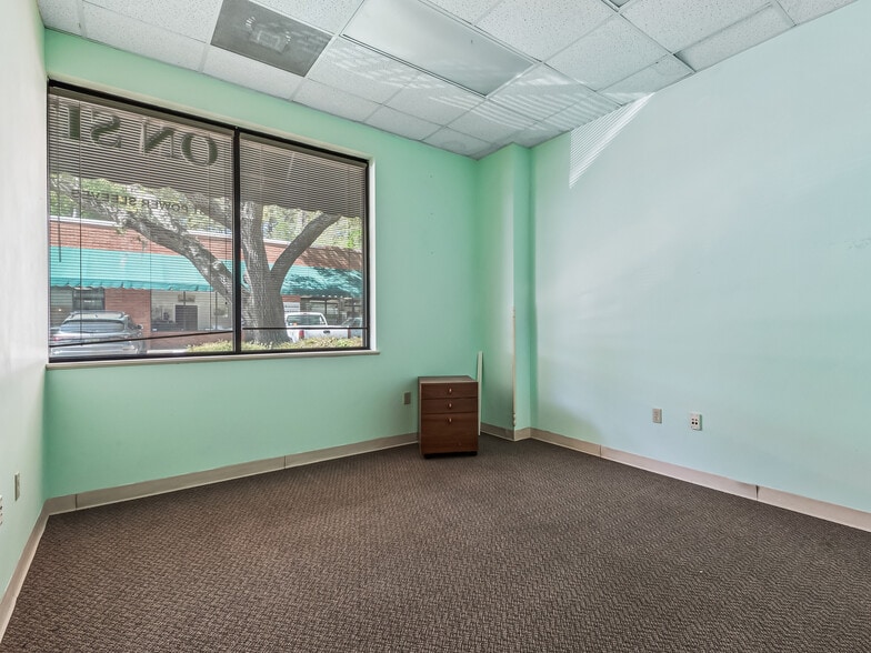 More Photos Of 2016 N Point Blvd, Tallahassee Office For Sale