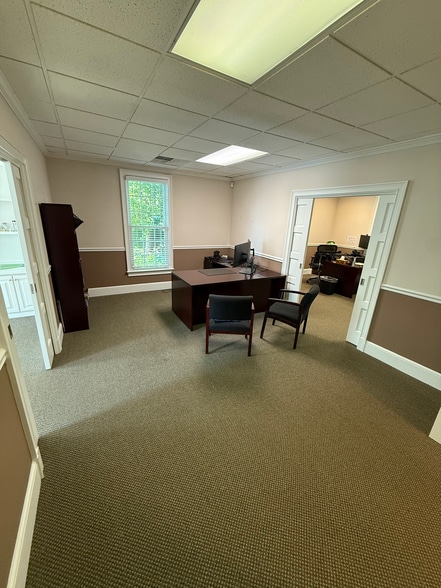 More Photos Of 1827 Powers Ferry Rd SE, Atlanta Office For Sale