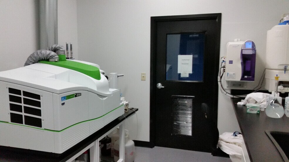 More Photos Of 7221 Investment Dr, Charleston Flex For Sale