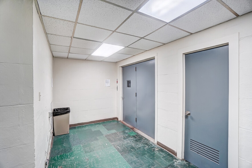 More Photos Of 150 E South College St, Yellow Springs Research And Development For Sale