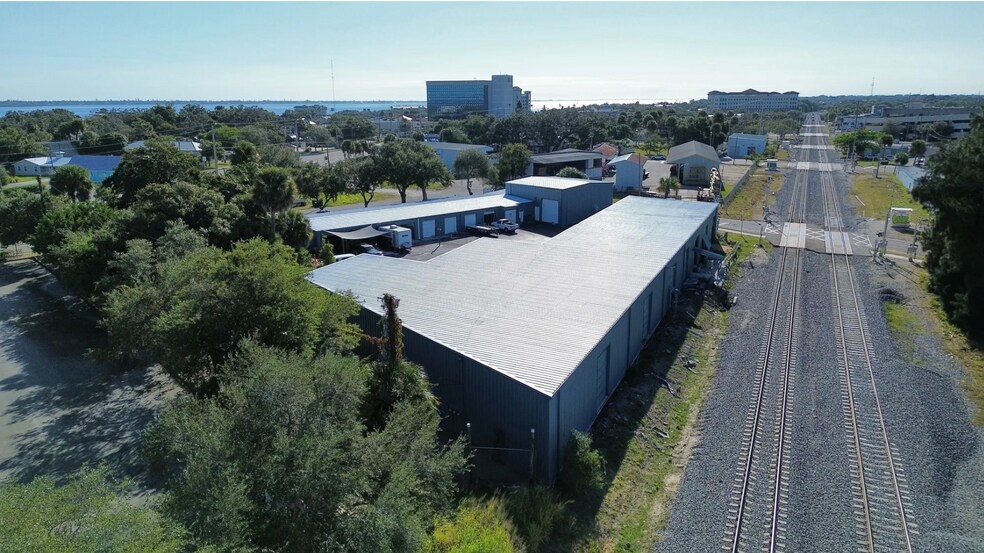 More Photos Of 1620 Tangerine St, Melbourne Unknown For Lease