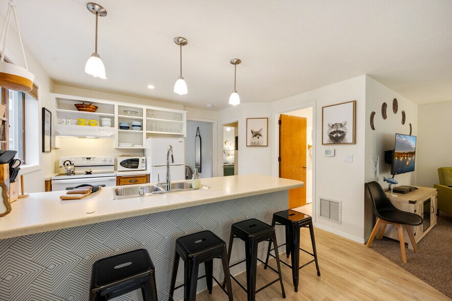 More Photos Of 4113 Main St, Fish Creek Storefront Retail Residential For Sale