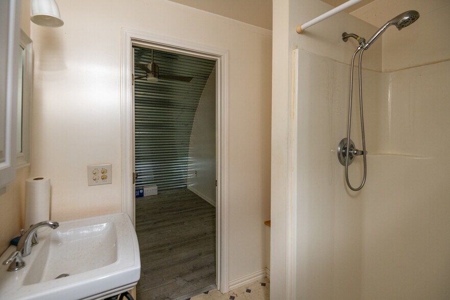 More Photos Of 1600 Roberts Cut Off Rd, Fort Worth Warehouse For Sale