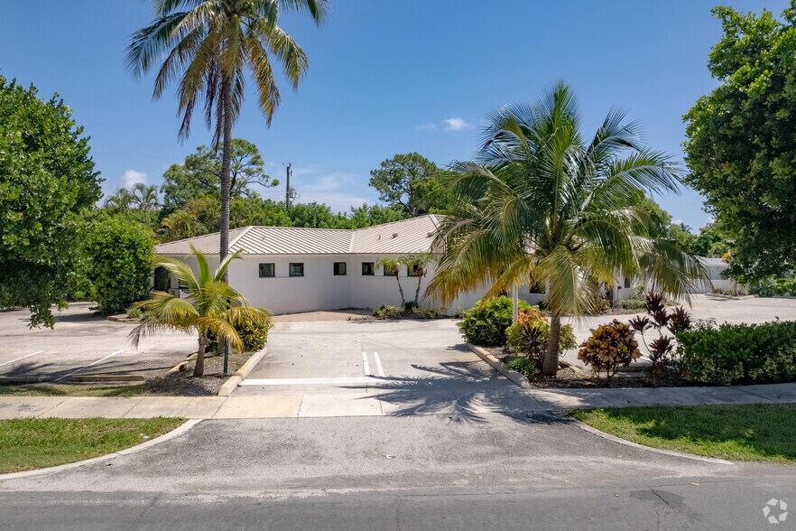 More Photos Of 101 SE 27th Ave, Boynton Beach Medical For Sale