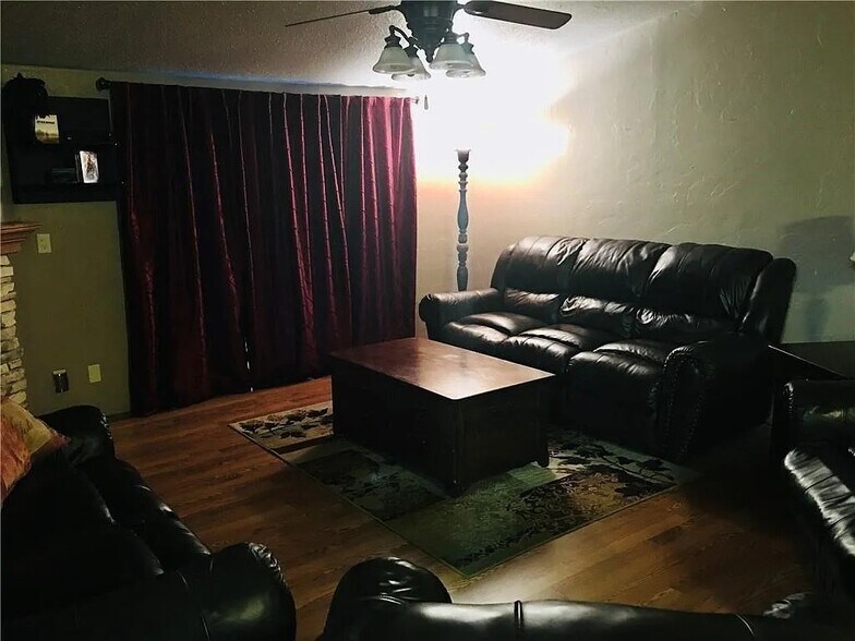 More Photos Of 1205 S Main St, Altus Apartments For Sale