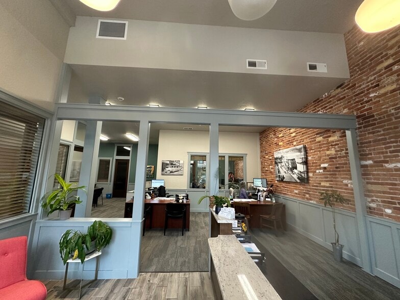 More Photos Of 103-105 S Water St, Silverton Storefront For Sale