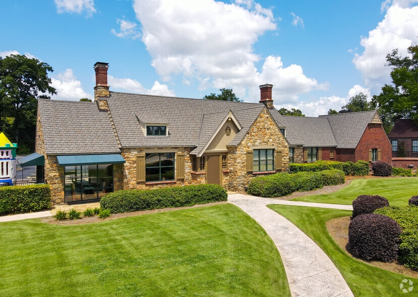 Primary Photo Of 2033 Wynnton Rd, Columbus Restaurant For Sale