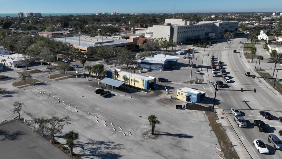 More Photos Of 700 Tamiami Trl S, Venice Carwash For Sale