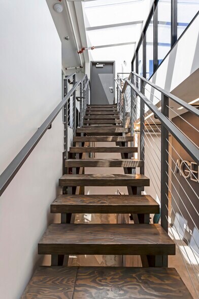 More Photos Of 5285 W Washington Blvd, Los Angeles Loft Creative Space For Sale