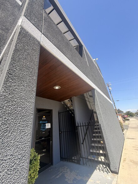 More Photos Of 108 E Mill Ave, Porterville Loft Creative Space For Lease