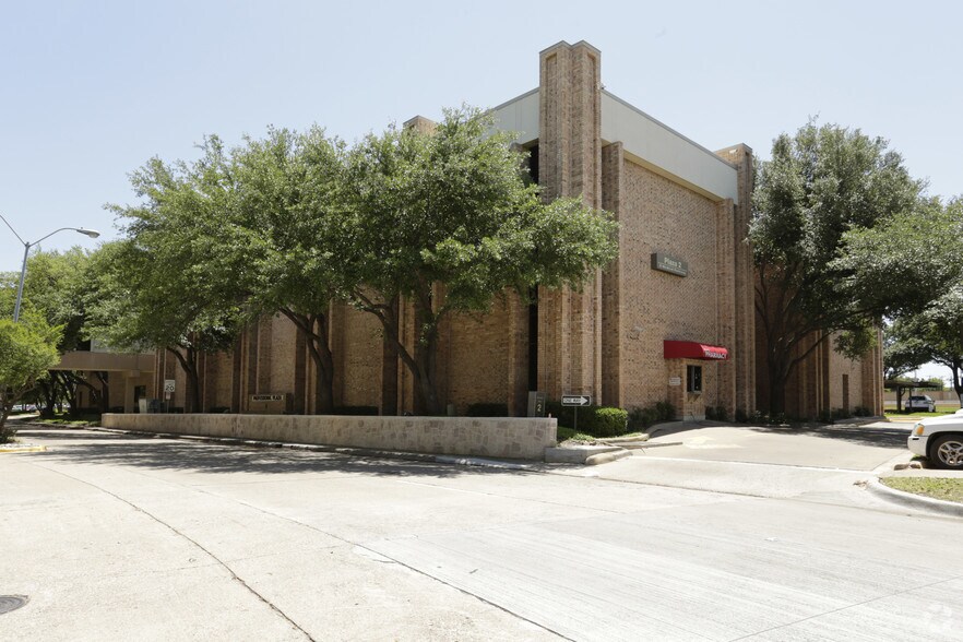 Primary Photo Of 8 Medical Pky, Farmers Branch Medical For Lease