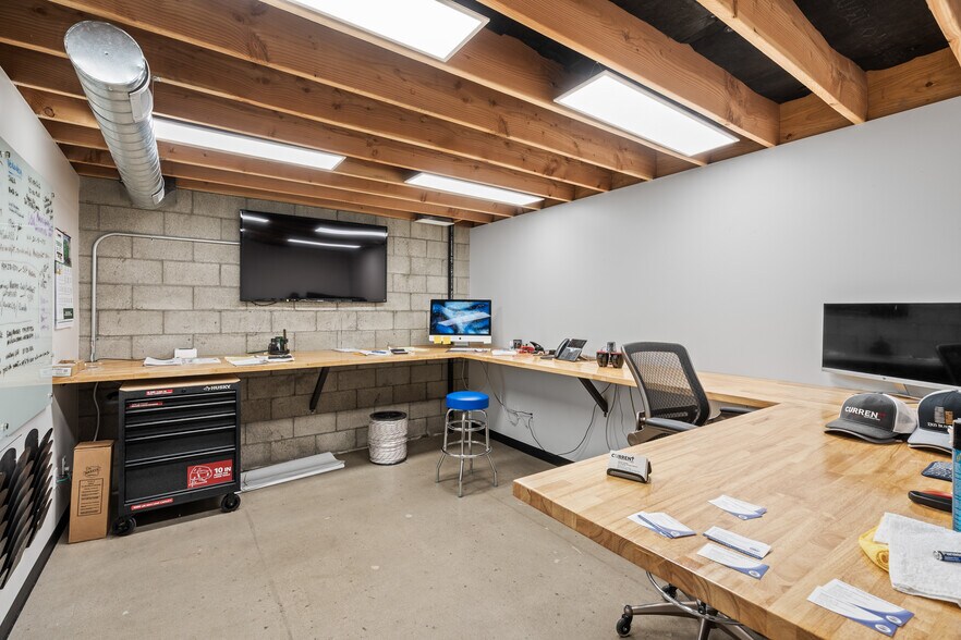 More Photos Of 225-231 W 16th St, National City Service For Sale