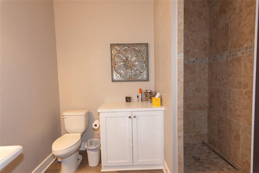 More Photos Of 275 Frog Pond Ln, Dripping Springs Office For Lease